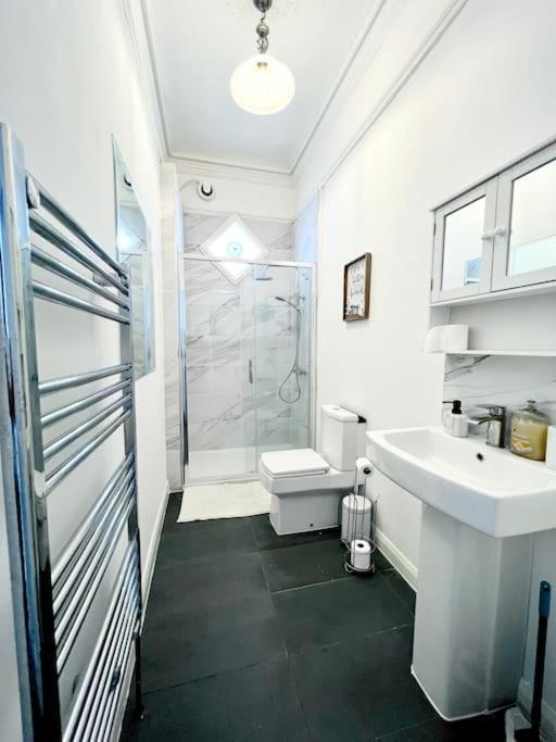 Flat 4 Marine Parade House, 1 East Cliff- Next To Dover Port, White Cliffs, Beach, Castle Ngoại thất bức ảnh