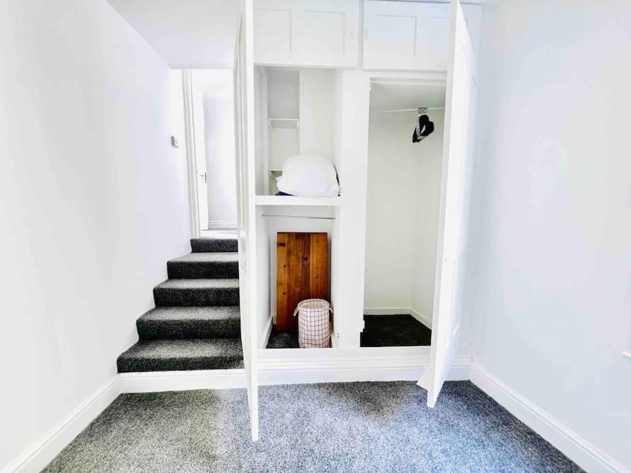Flat 4 Marine Parade House, 1 East Cliff- Next To Dover Port, White Cliffs, Beach, Castle Ngoại thất bức ảnh